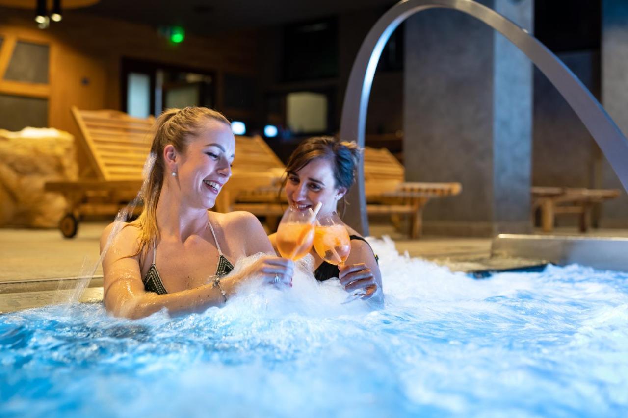 Hotel Sitno Forest Resort - Family Friendly Vyhne Buitenkant foto